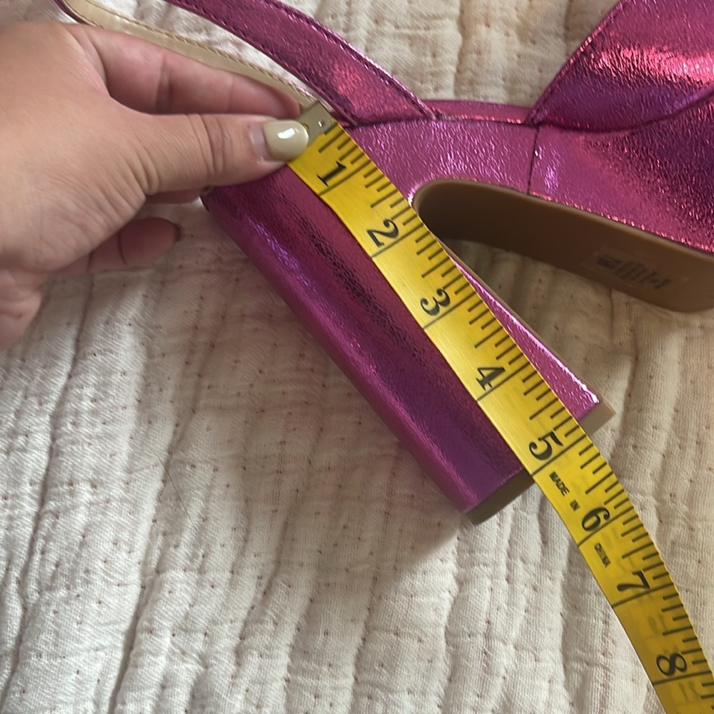 Soda Metallic Fuchsia Platform Slingback Sandals - Picture 4 of 4